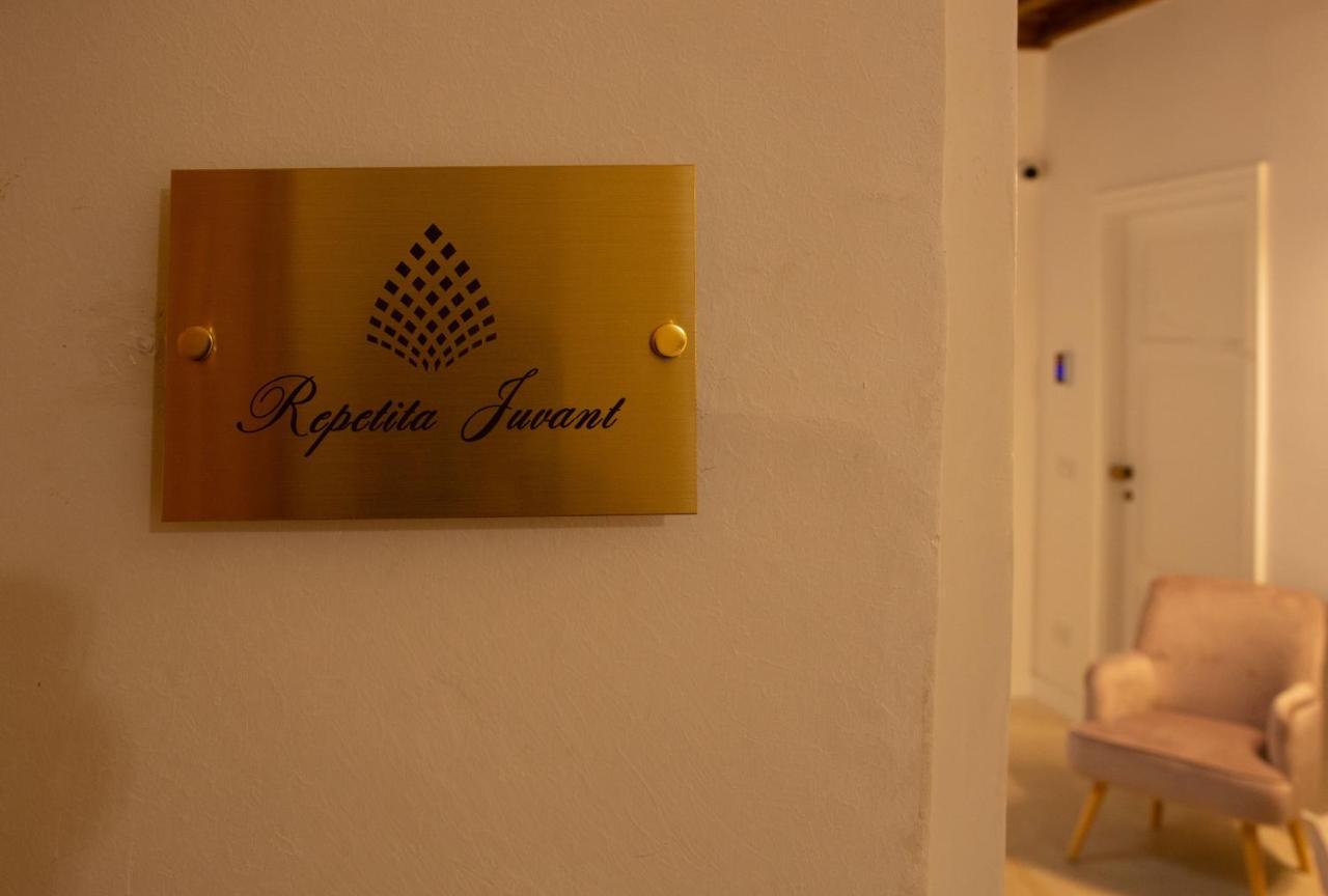 Repetita Juvant Roma Exterior foto
